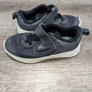 Toddler Nike shoes